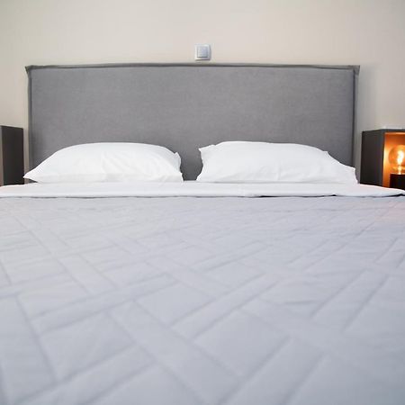 Modern Apartment Downtown アテネ エクステリア 写真