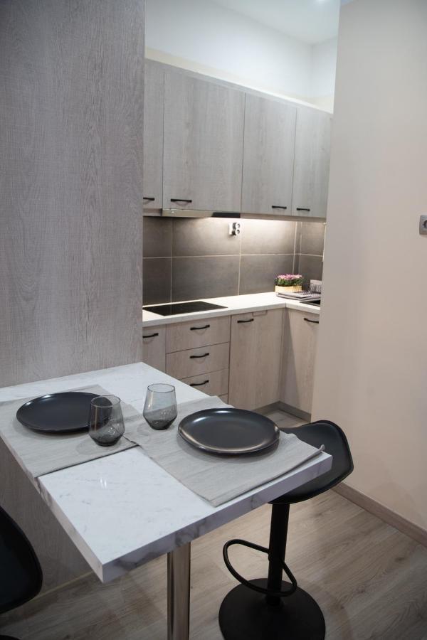 Modern Apartment Downtown アテネ エクステリア 写真