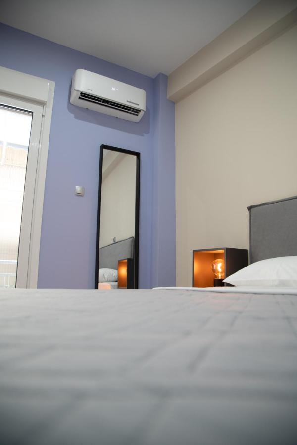 Modern Apartment Downtown アテネ エクステリア 写真
