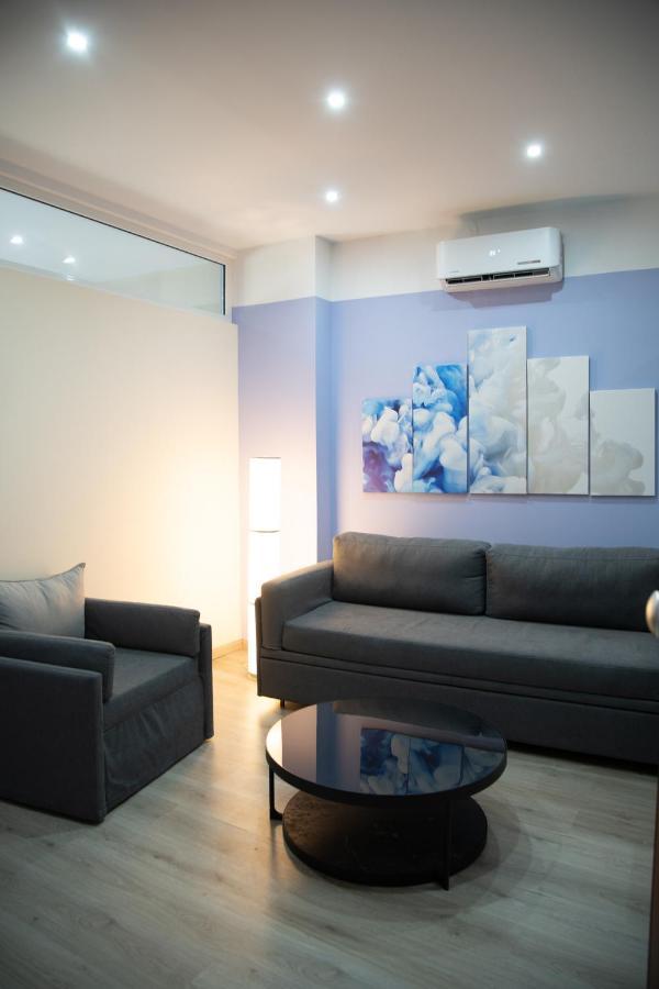 Modern Apartment Downtown アテネ エクステリア 写真