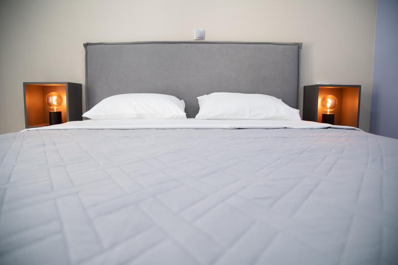 Modern Apartment Downtown アテネ エクステリア 写真
